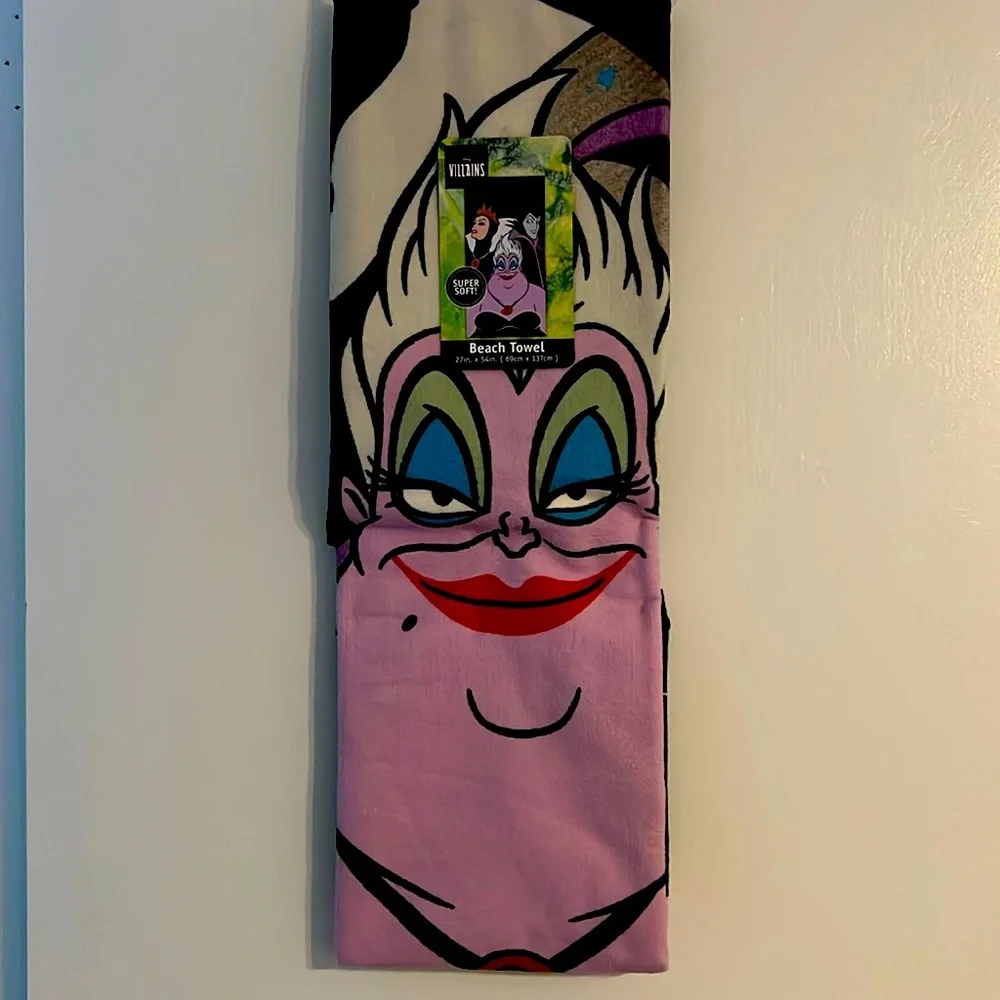 Disney Villains Beach Towel - Pink and Black NWT